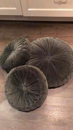 Te koop 3 kussenes van linen & more, Huis en Inrichting, Woonaccessoires | Kussens, Ophalen of Verzenden, Gebruikt, Groen, Rond