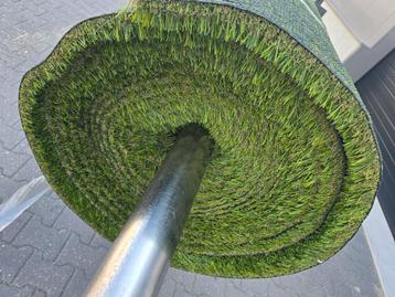 Kunstgras/5 mtr  breed/scherpe prijzen/grote voorraad/gras beschikbaar voor biedingen
