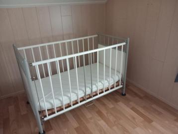 Babybedje - Bodem in Hoogte Verstelbaar beschikbaar voor biedingen