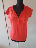 Oranje t-shirt met knoopjes en borstzakje - maat L **zgan**, Maat 42/44 (L), Oranje, Ophalen of Verzenden, Zo goed als nieuw