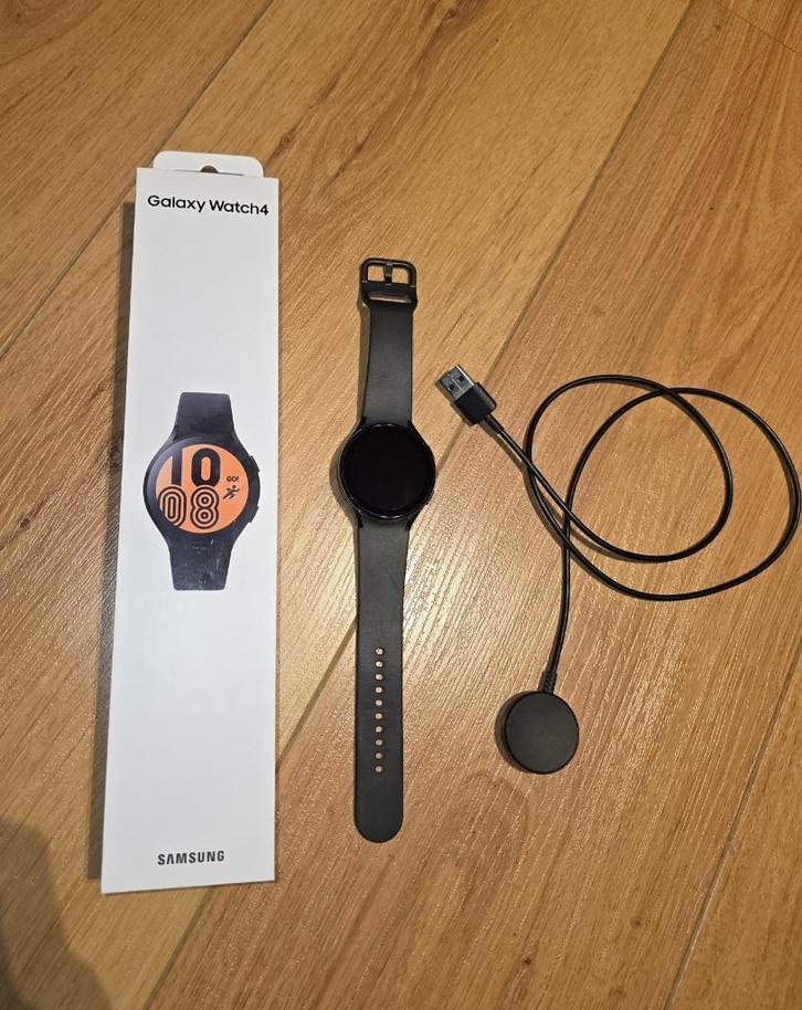Samsung Galaxy Watch 4, Sieraden, Tassen en Uiterlijk, Smartwatches, Zo goed als nieuw, Android, Zwart, Afstand, Calorieverbanding