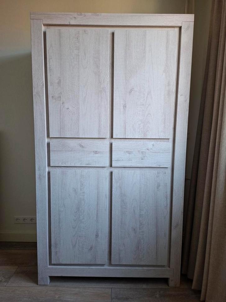 Grijze kledingkast babykamer, Kinderen en Baby's, Kinderkamer | Commodes en Kasten, Gebruikt, 105 cm of meer, 100 cm of meer, 50 tot 70 cm