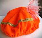 Sinterklaas feest~Pietenmuts~Oranje Muts met veer~Sint en Pi, Diversen, Sinterklaas, Ophalen of Verzenden, Zo goed als nieuw