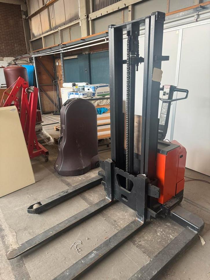 Breedspoor Stapelaar in Goede Staat - Toyota SM 12S, Zakelijke goederen, Machines en Bouw | Heftrucks en Intern transport, Stapelaar