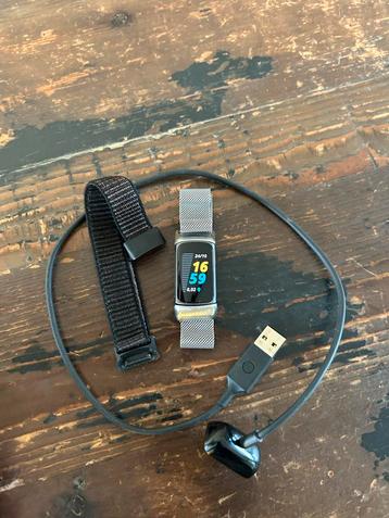 Fitbit Charge 5 - in nieuwstaat beschikbaar voor biedingen