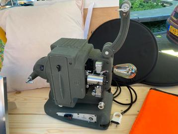 Bolex Paillard M8 projectorlamp – jaren ’50 design beschikbaar voor biedingen