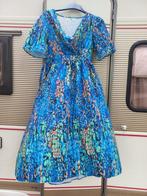 Gloednieuwe chique zwierige jurk maat S, Kleding | Dames, Gelegenheidskleding, Overige typen, Blauw, Nieuw, Ophalen of Verzenden