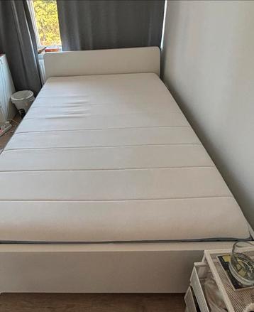 Ikea Askvoll Bed en matras wit