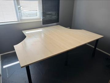 Dubbel bureau, verst, hoogte. Uitbreiden naar 3 werkplekken beschikbaar voor biedingen