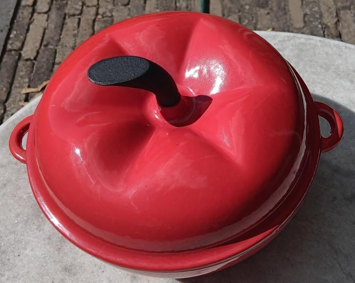 Vintage BERNDES gietijzer pan rood in vorm tomaat (G290), Huis en Inrichting, Keuken | Potten en Pannen, Nieuw, Kookpan of Snelkookpan