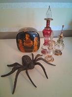 Oosterse parfumflesjes glas set prijs.
€ 15,-

Vintage Kashm, Ophalen of Verzenden