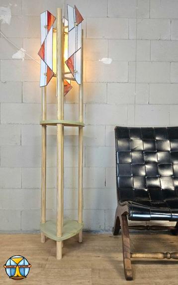 Handgemaakte japandi glas in lood grenenhout vloerlamp beschikbaar voor biedingen