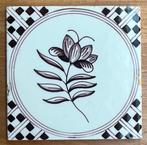 3 MANGAAN KLEUR DELFT 19 eeuw en 2 DELFST BLAUWE TEGELS 13cm, Antiek en Kunst, Ophalen of Verzenden