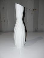 Vintage vaasje KRO Koninklijk Goedewaagen Gouda Bone China “, Huis en Inrichting, Gebruikt, 50 tot 75 cm, Wit, Aardewerk of Porselein