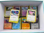1000 Pokémonkaarten, Hobby en Vrije tijd, Verzamelkaartspellen | Pokémon, Ophalen of Verzenden, Zo goed als nieuw, Meerdere kaarten