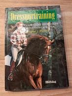 M.J. Stevens - Dressuurtraining, Ophalen of Verzenden, Zo goed als nieuw, M.J. Stevens
