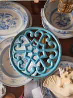 2 Brocante gietijzeren onderzetters, Ophalen of Verzenden