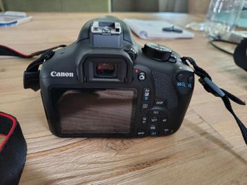 Canon EOS 1300D + 3 lenzen en flits compleet in lowepro tas beschikbaar voor biedingen
