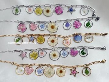 Prachtige handgemaakte bedelarmband echte bloemen Armband beschikbaar voor biedingen