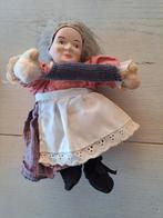 Vintage Popje - Porselein 20cm, Ophalen of Verzenden, Zo goed als nieuw