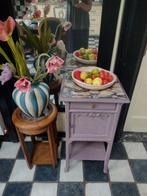 Frans nachtkastje met marmeren blad, Huis en Inrichting, Slaapkamer | Nachtkastjes, Ophalen, Gebruikt, Minder dan 45 cm, 70 cm of meer