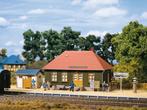 Station Haltepunkt Borsdorf VERO incl. klassieke stadsbus, Hobby en Vrije tijd, Modeltreinen | H0, Overige merken, Verzenden, Gelijkstroom of Wisselstroom