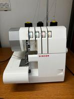 Singer lockmachine, Hobby en Vrije tijd, Naaimachines en Toebehoren, Ophalen, Zo goed als nieuw, Lockmachine, Singer