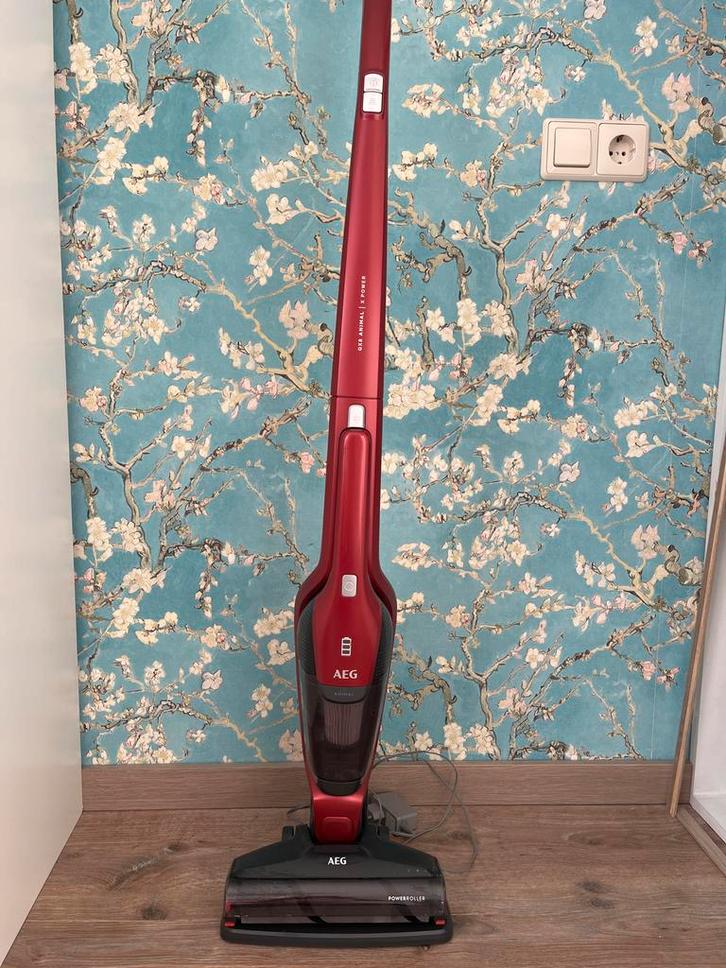 AEG steelstofzuiger, Witgoed en Apparatuur, Stofzuigers, Zo goed als nieuw, Stofzuiger, Minder dan 1200 watt, Reservoir, Ophalen of Verzenden