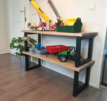 Montessori Toy Shelf  beschikbaar voor biedingen