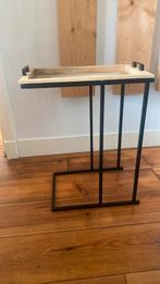 Bijzettafel zwart metalen frame houten blad, Huis en Inrichting, Tafels | Bijzettafels, Rechthoekig, Ophalen of Verzenden, 45 tot 60 cm