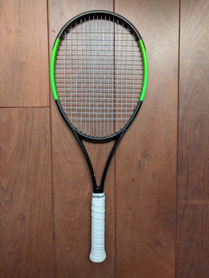 Wilson Blade Pro tennisracket, Sport en Fitness, Tennis, Zo goed als nieuw, Racket, Wilson, L2, Ophalen of Verzenden