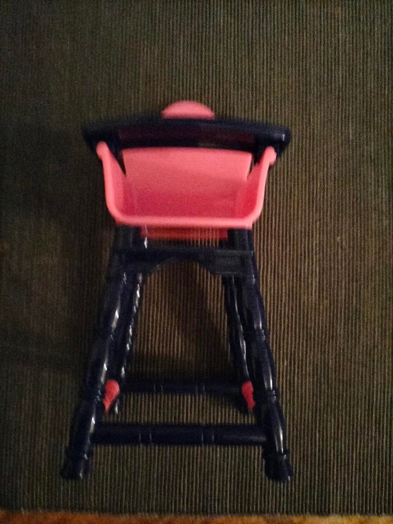 Poppenhuis kinderstoel roze/ blauw., Ophalen of Verzenden, Zo goed als nieuw, Poppenhuis