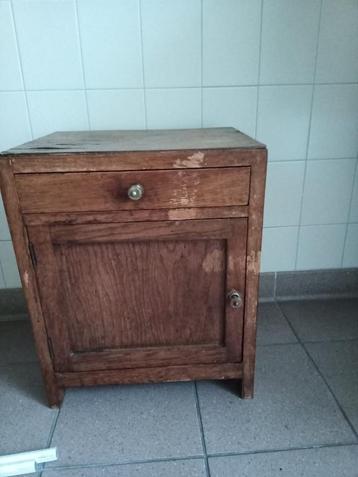 gratis nachtkastje, vintage, opknappertje beschikbaar voor biedingen