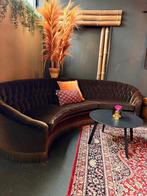 Elegante bruine bank met velvet bekleding, Huis en Inrichting, Banken | Bankstellen, Ophalen, 250 tot 300 cm, Gebruikt, Overige maten