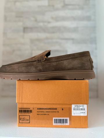 Tod’s Suède Slip-On – Zandkleur, Maat 43, Nieuw beschikbaar voor biedingen