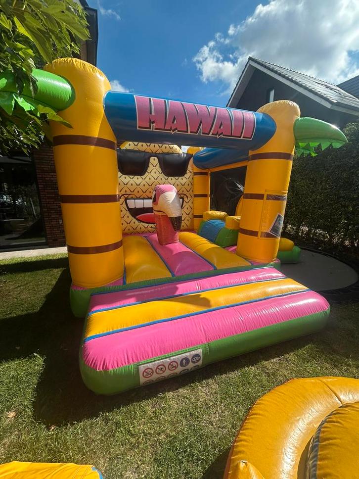 Springkussen hawai te huur, Hobby en Vrije tijd, Feestartikelen | Verhuur, Zo goed als nieuw, Overige, Ophalen of Verzenden