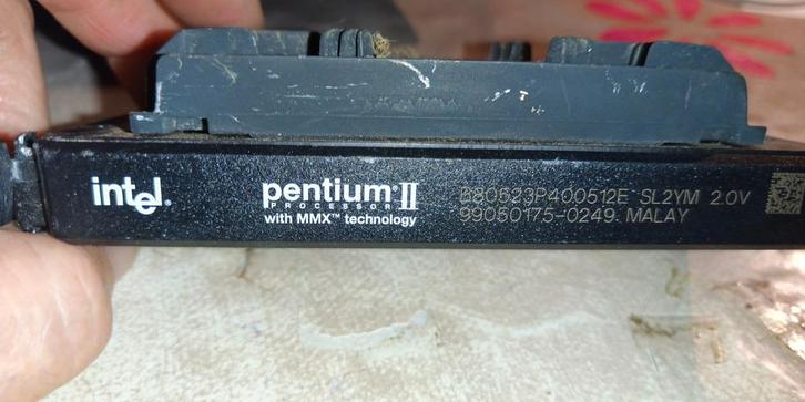 Intel Pentium II Processor - Vintage CPU, Computers en Software, Processors, Gebruikt, Minder dan 2 Ghz, Ophalen of Verzenden