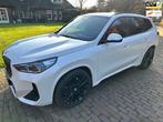 BMW IX1 XDrive30 Launch Edition BOMVOL nieuwstaat Harman Kar, Automaat, Gebruikt, Wit, 420 min
