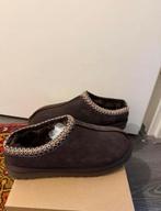 UGG Tasman - Chocoladebruin - Maat 41, Ophalen of Verzenden, Zo goed als nieuw, Bruin, Pantoffels of Sloffen