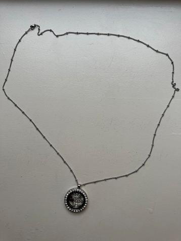 Medaillon Memory Locker Ketting beschikbaar voor biedingen
