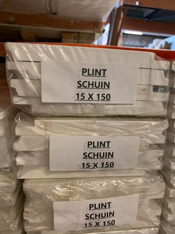 Nieuwe plinten / architraven wit OP = OP !!! beschikbaar voor biedingen