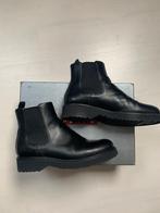 Prada Chelsea laarzen Boots 38,5, Lage of Enkellaarzen, Ophalen of Verzenden, Zo goed als nieuw, Zwart