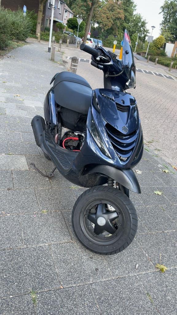 Piaggio zip 180, Fietsen en Brommers, Scooters | Piaggio, Zo goed als nieuw, Zip, Tweetakt, Ophalen