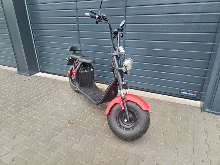 Citycoco E-Scooter 2021 - Blauw Kenteken - 2500km, Fietsen en Brommers, Snorfietsen en Snorscooters, Ophalen of Verzenden