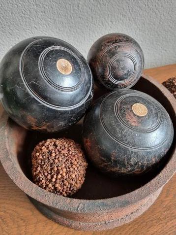 set Lawn Bowls  beschikbaar voor biedingen