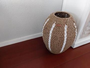 Rietenmand van  riviera maison  hoog 60cm gat 20 cm  beschikbaar voor biedingen