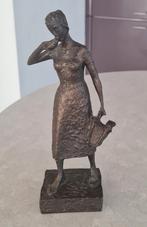 Mooi beeld - gesigneerd Vera van Hasselt, Verzamelen, Ophalen of Verzenden, Zo goed als nieuw, Mens