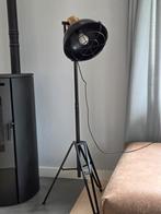 Industriële staande lamp, Ophalen, 100 tot 150 cm, Zo goed als nieuw, Metaal