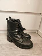 Veterboots met klein hakje, Ophalen of Verzenden, Zo goed als nieuw, Zwart
