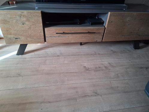 Xooon TV Kast - 200cm breed, Huis en Inrichting, Kasten | Televisiemeubels, Zo goed als nieuw, Minder dan 100 cm, 150 tot 200 cm